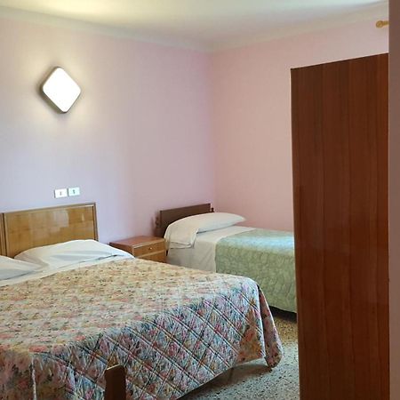 Albergo Ristorante Gualtieri Barberino di Mugello Rum bild