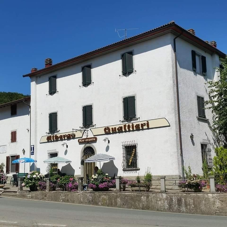 Albergo Ristorante Gualtieri Barberino di Mugello Exteriör bild