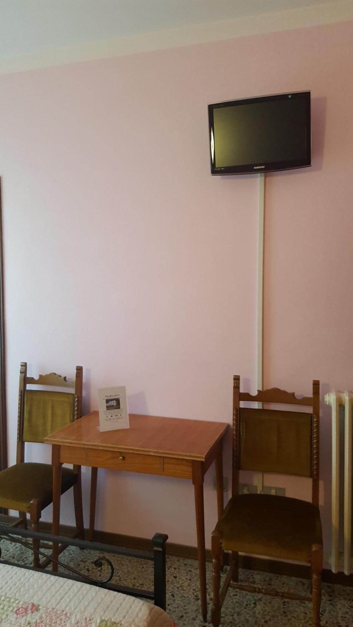 Albergo Ristorante Gualtieri Barberino di Mugello Rum bild