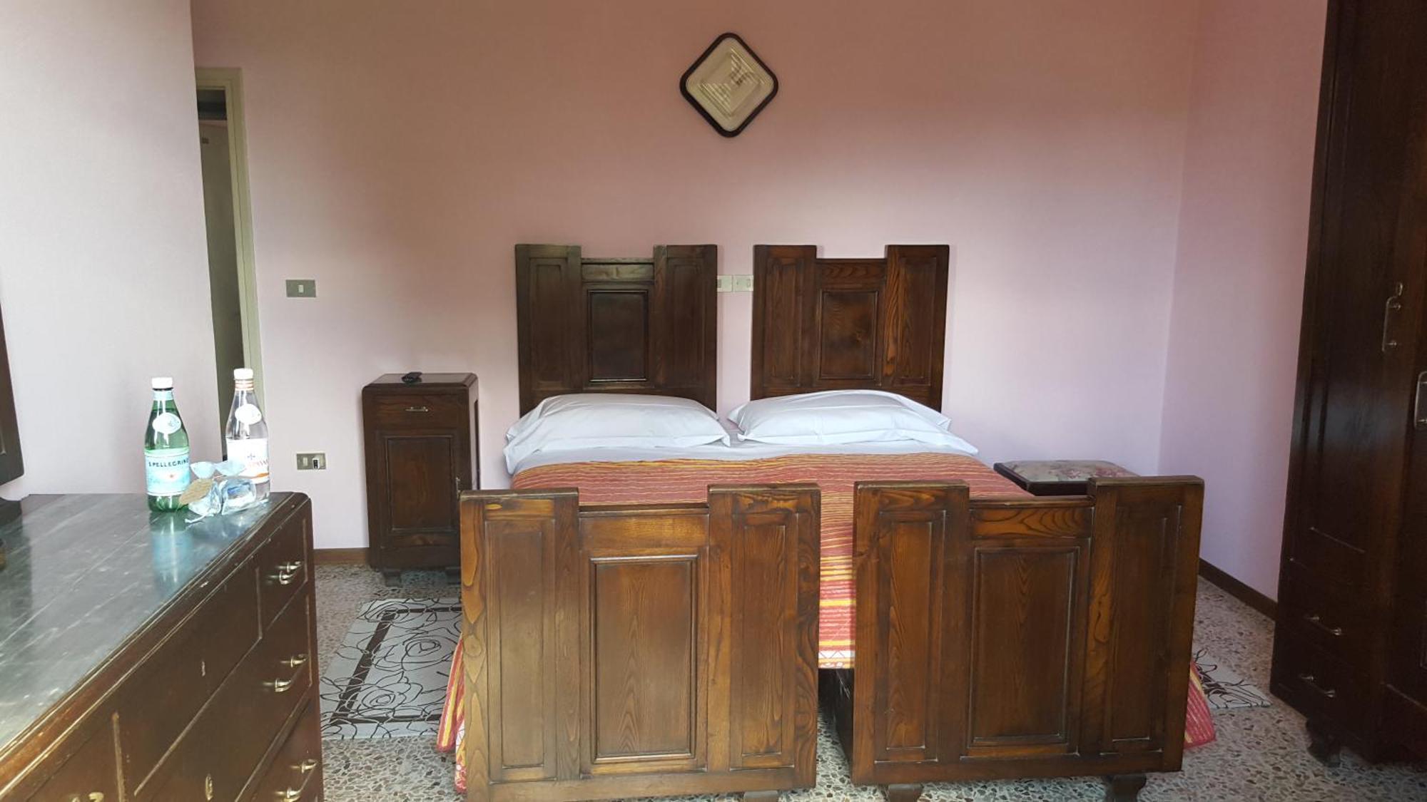 Albergo Ristorante Gualtieri Barberino di Mugello Rum bild