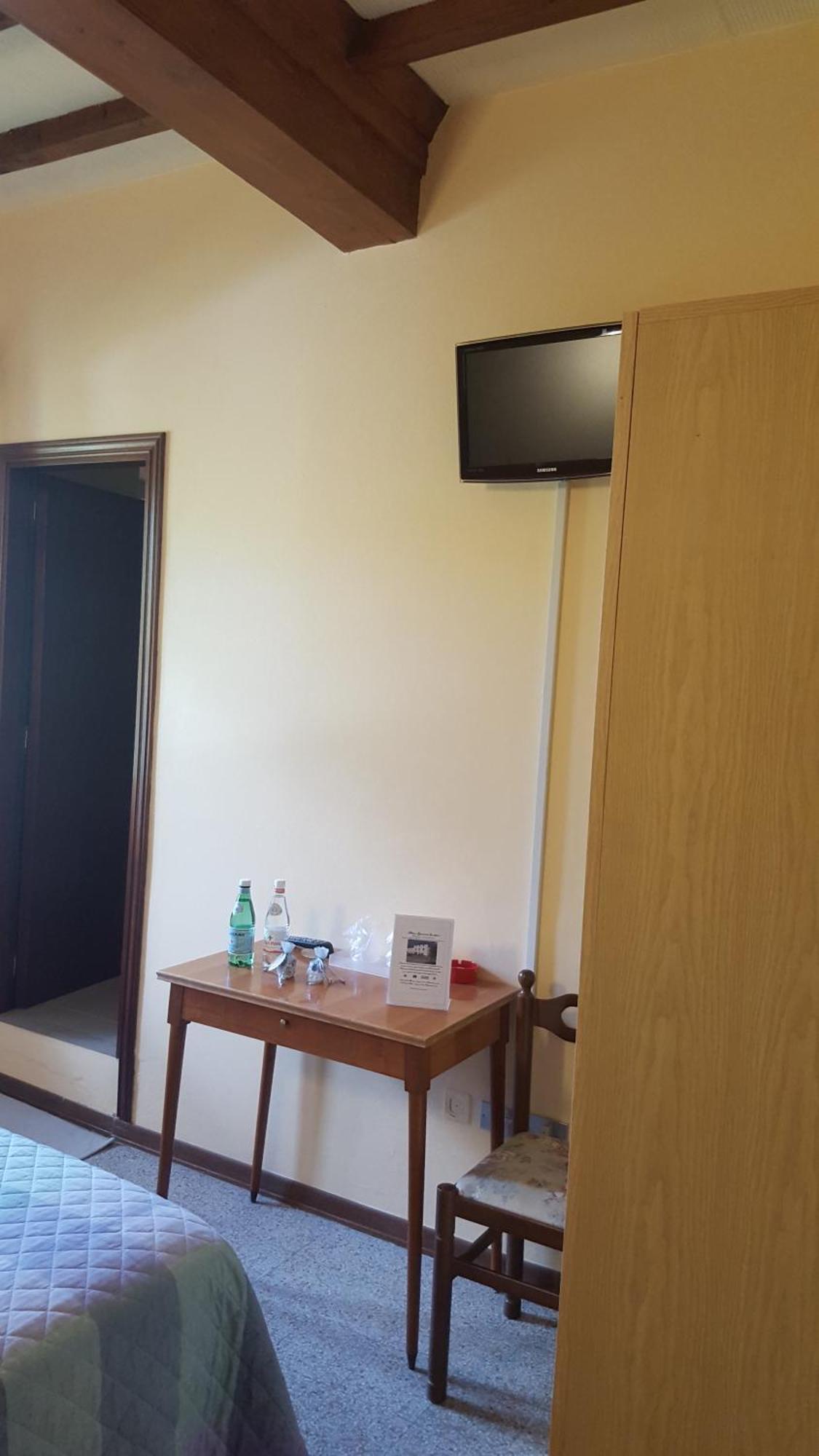 Albergo Ristorante Gualtieri Barberino di Mugello Rum bild