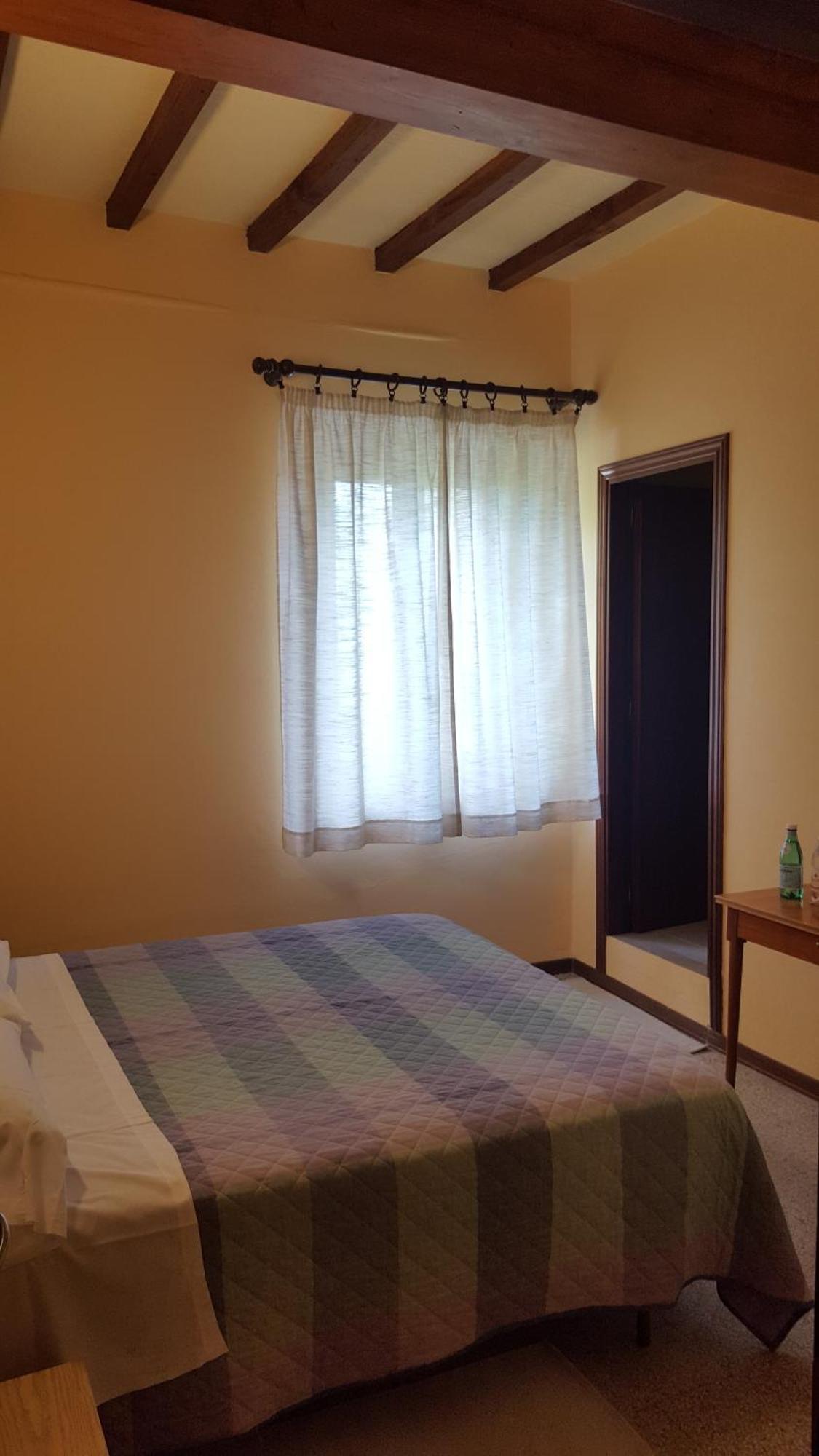 Albergo Ristorante Gualtieri Barberino di Mugello Rum bild
