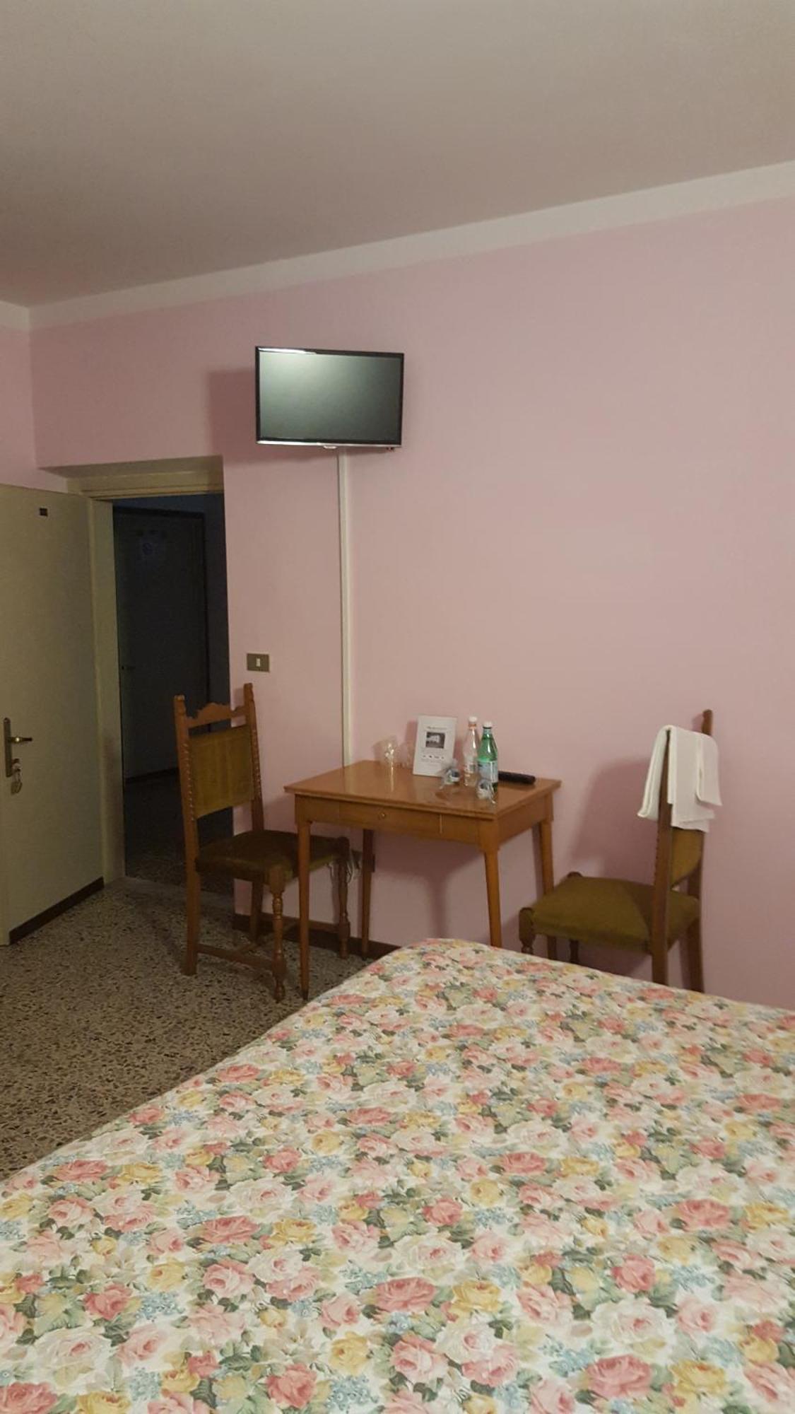 Albergo Ristorante Gualtieri Barberino di Mugello Rum bild