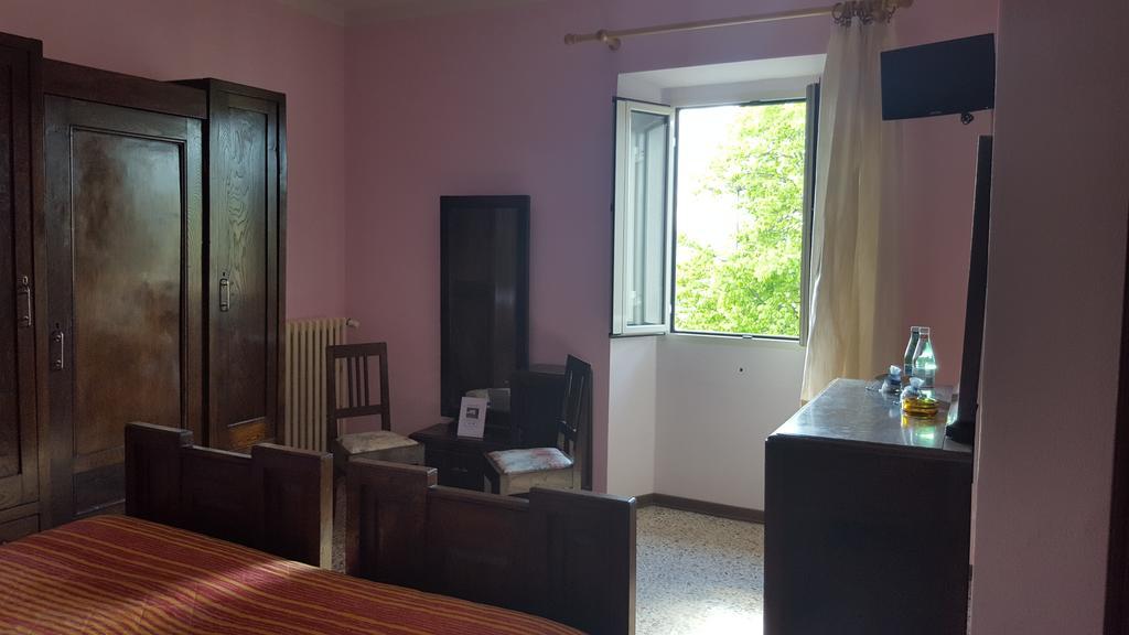 Albergo Ristorante Gualtieri Barberino di Mugello Rum bild